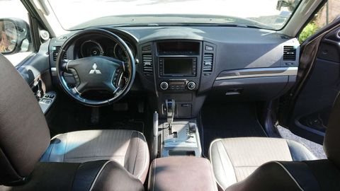 ايجار سيارة ميتسوبيشي باجيرو اقوي سيارات 4×4 في مصر